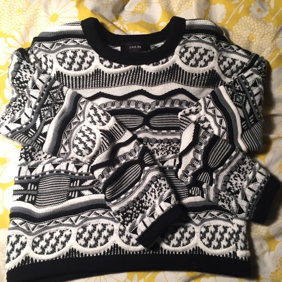 ๐ Red 23 Textured Sweater ๐ - Picture 2 of 6